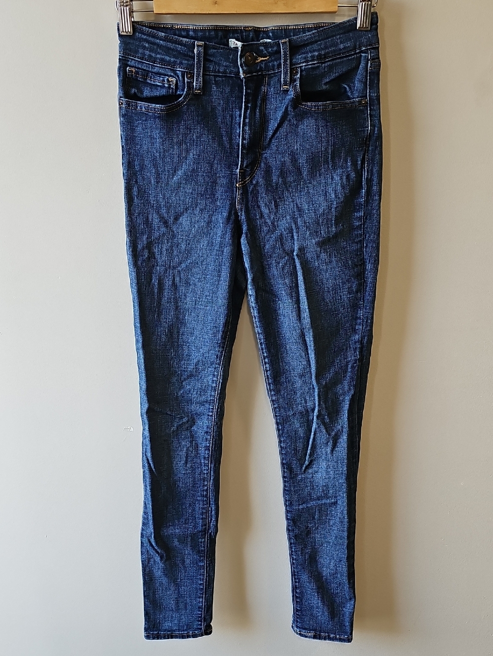 Levi's 721 High Rise 29x30 Skinny Jeans in Dark Blue Wash